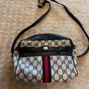 Gucci purse and wallet